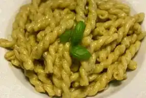 Ev Yapımı Pesto Soslu Makarna Tarifi