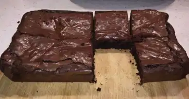 Nefis Bitter Çikolatalı Brownie Tarifi