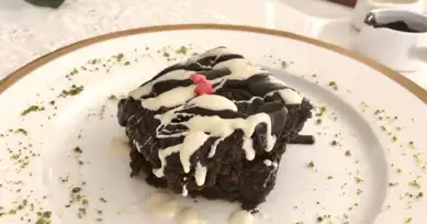 Muhteşem Brownie Tadında Islak Kek Tarifi