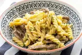 Hızlı ve Lezzetli Stroganof Makarna Tarifi