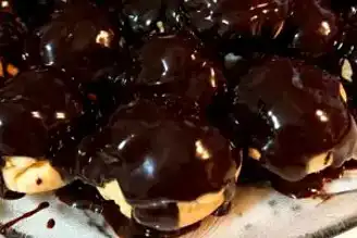 Nefis Çikolata Soslu Profiterol Tarifi