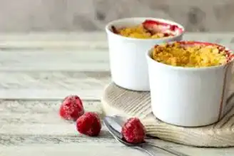 Nefis Çilekli Crumble Tarifi