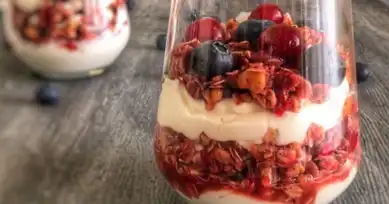 Ev Yapımı Lezzetli Meyveli Granola Tarifi