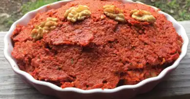 Lezzetli ve Kolay Muhammara Tarifi