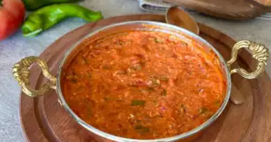 Nefis Salçalı Menemen Tarifi