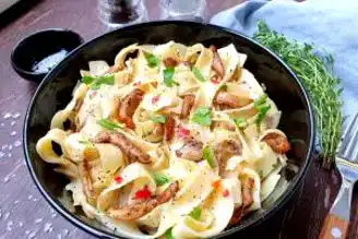 Kremalı İstiridye Mantarlı Fettuccine