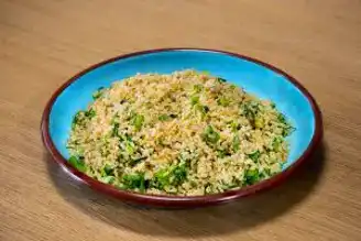 Taze Otlarla Lezzetlenen Bulgur Pilavı Tarifi