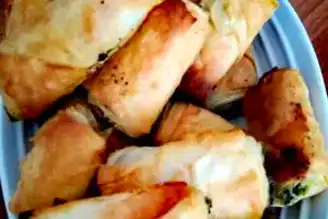 Çıtır Çıtır Peynirli Ispanaklı Börek Tarifi