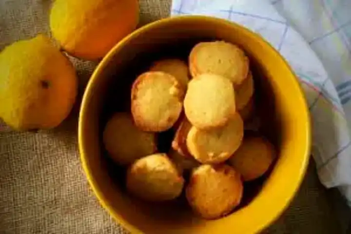 4 Malzemeli Nefis Limonlu Kurabiye Tarifi