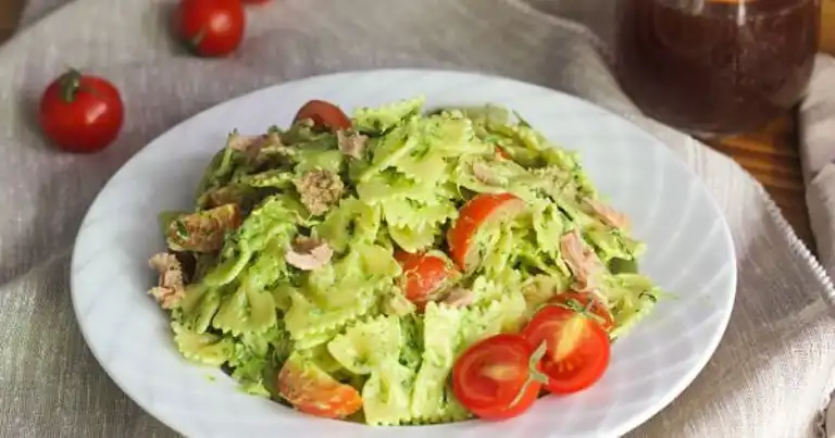 Pestolu Ton Balıklı Makarna Salatası Tarifi