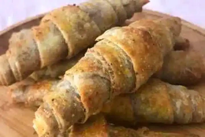 5 Dakikada Çıtır Haşhaşlı Börek Tarifi