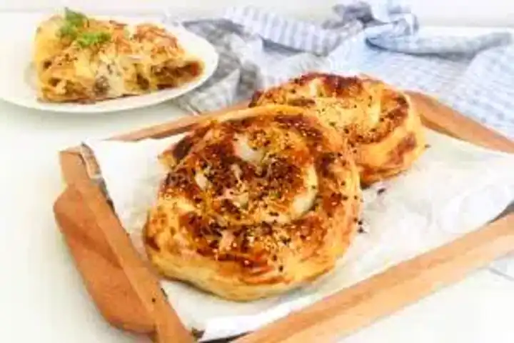 Ev Yapımı Lezzet: Kıymalı Börek Tarifi