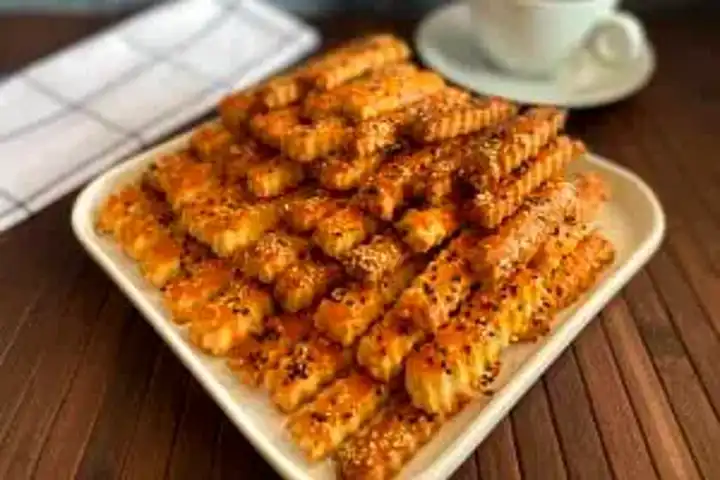 Nefis Kıyır Kıyır Tuzlu Pasta Tarifi