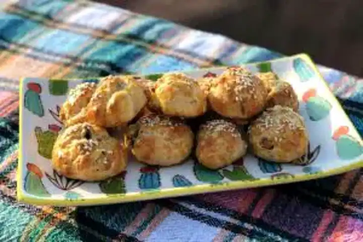 Nefis Lorlu Cevizli Poğaça Tarifi