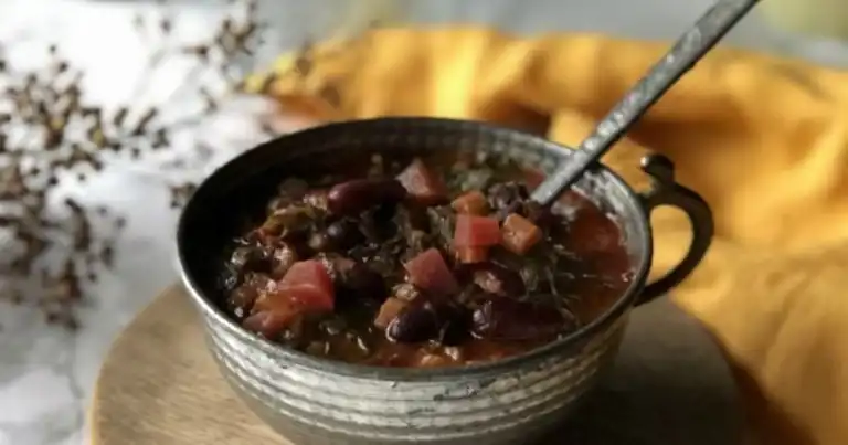 Sağlıklı ve Lezzetli Pancarlı Karalahana Çorbası Tarifi