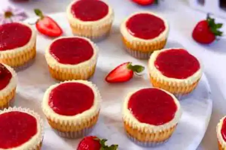 Mini Çilekli Cheesecake Tarifi: Kolay ve Lezzetli!