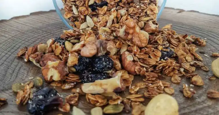 Sağlıklı & Şekersiz Granola Tarifi