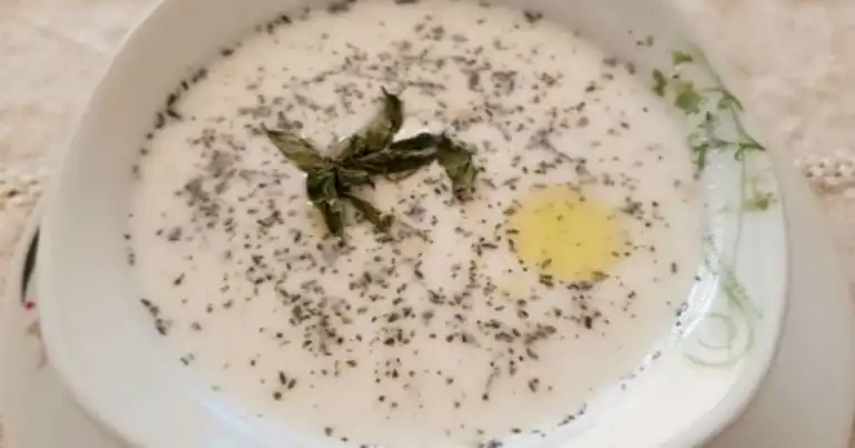 Serinletici Soğuk Ayran Çorbası Tarifi