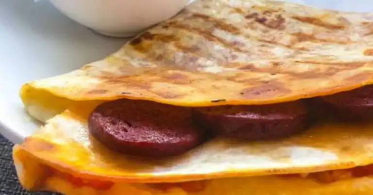 Sucuklu Tortilla Tostu: Lezzetli Kahvaltılık Tarif