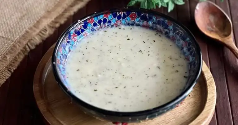 Kışın Isıtan Tel Şehriyeli Yoğurt Çorbası Tarifi