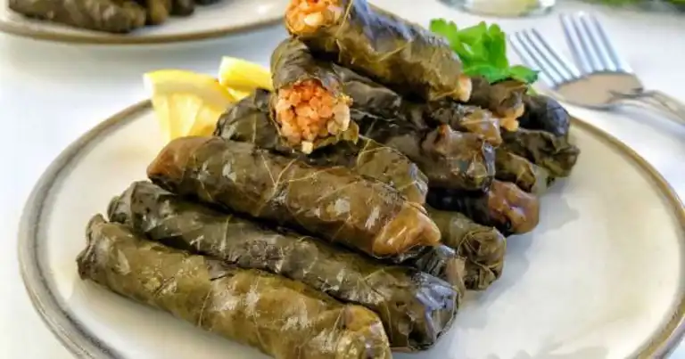 Nefis Zeytinyağlı Yaprak Sarma Tarifi